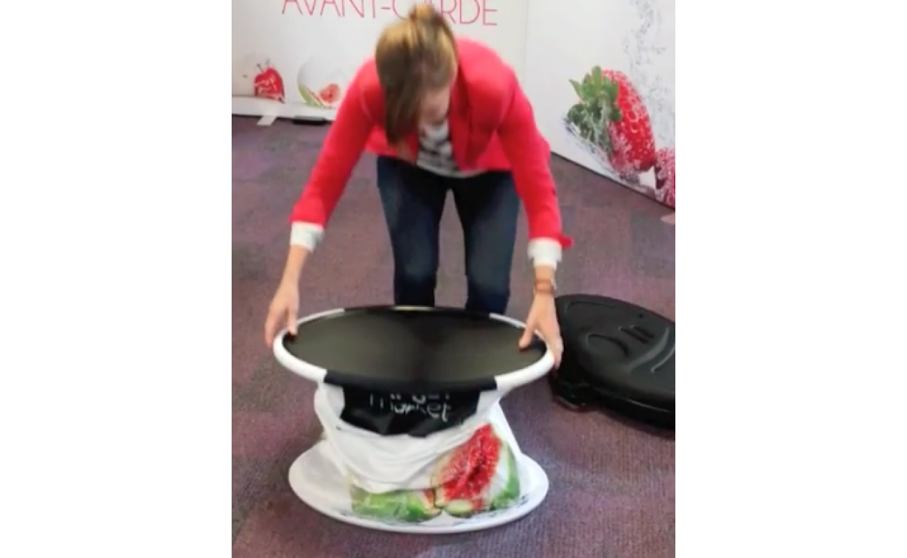 RED BIG QUICK promo textile table, built in 3 seconds